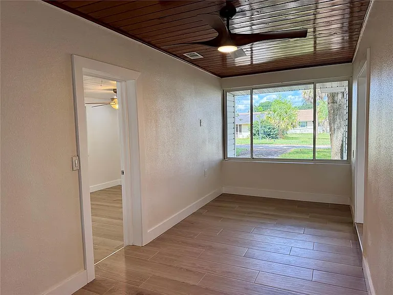 301 S Seminole Ave — Photo 16