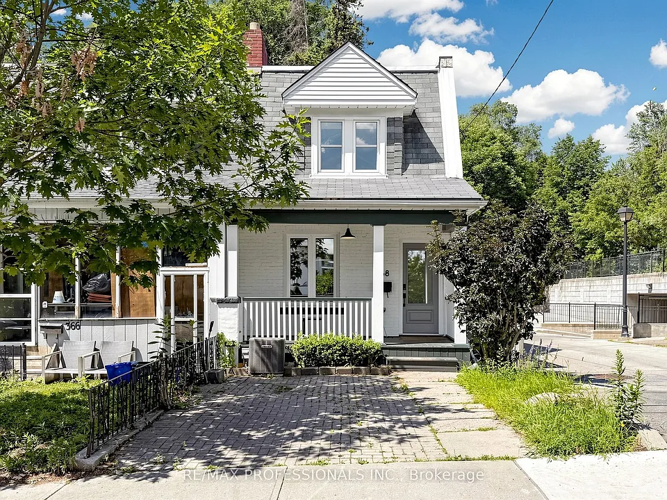 368 Howland Ave