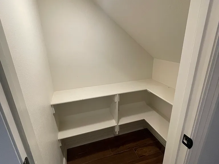 1042 Sheldon Dr #D — Photo 14