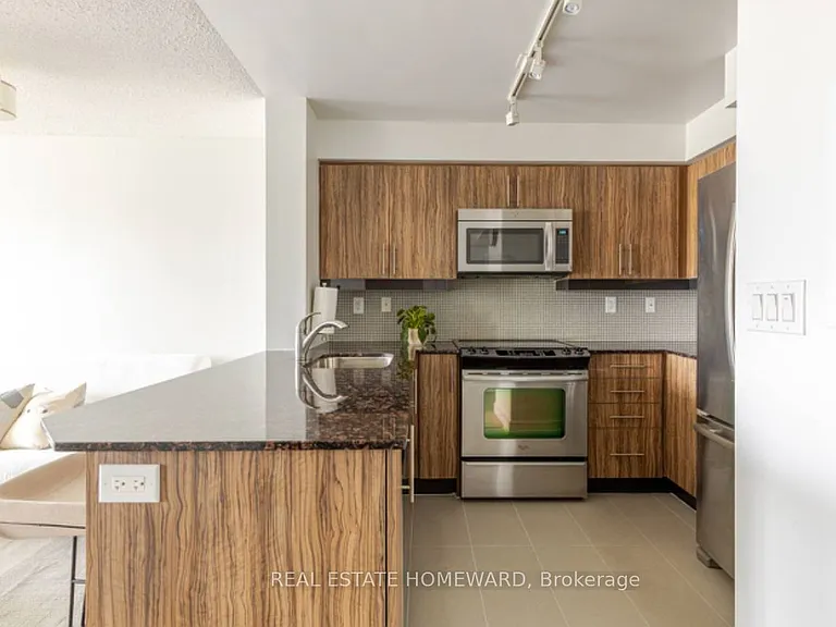 125 Western Battery Rd #913 — Photo 18