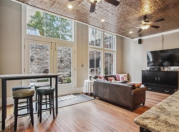 5th image of 216 Chartres St Unit 1A