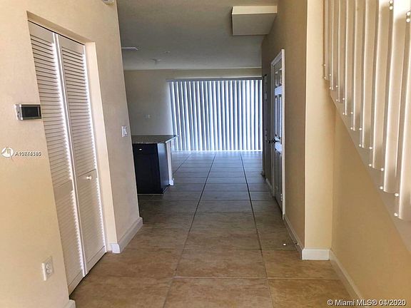 4th image of 2819 SE 1st Dr Unit 13