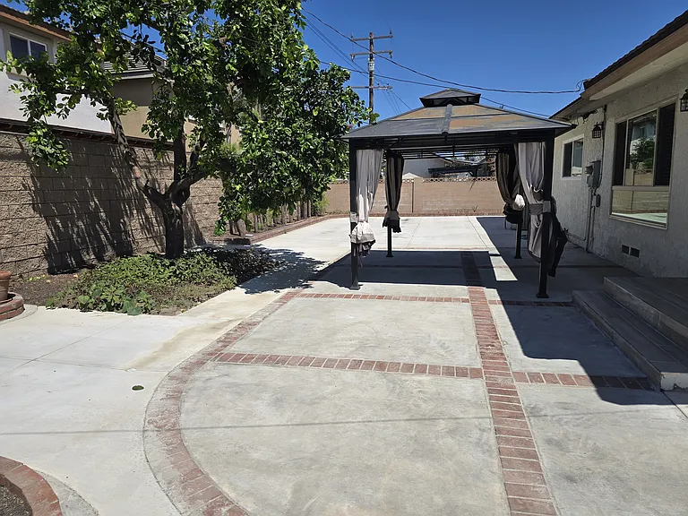 9351 Maureen Dr — Photo 16