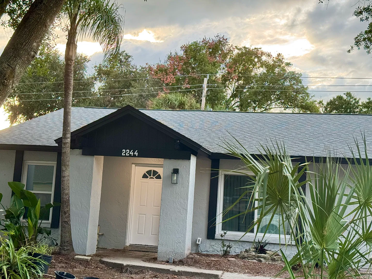 3 bed, 1370 sqft, $2,400 — Photo 1