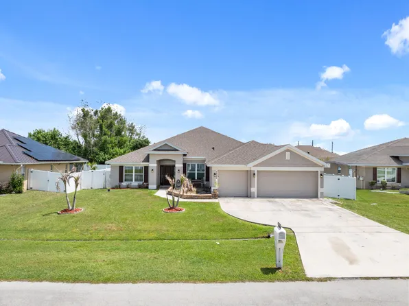 5846 NW Dooley Circle, Port St Lucie, FL 34986