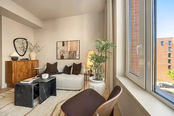 Living room, photo 2