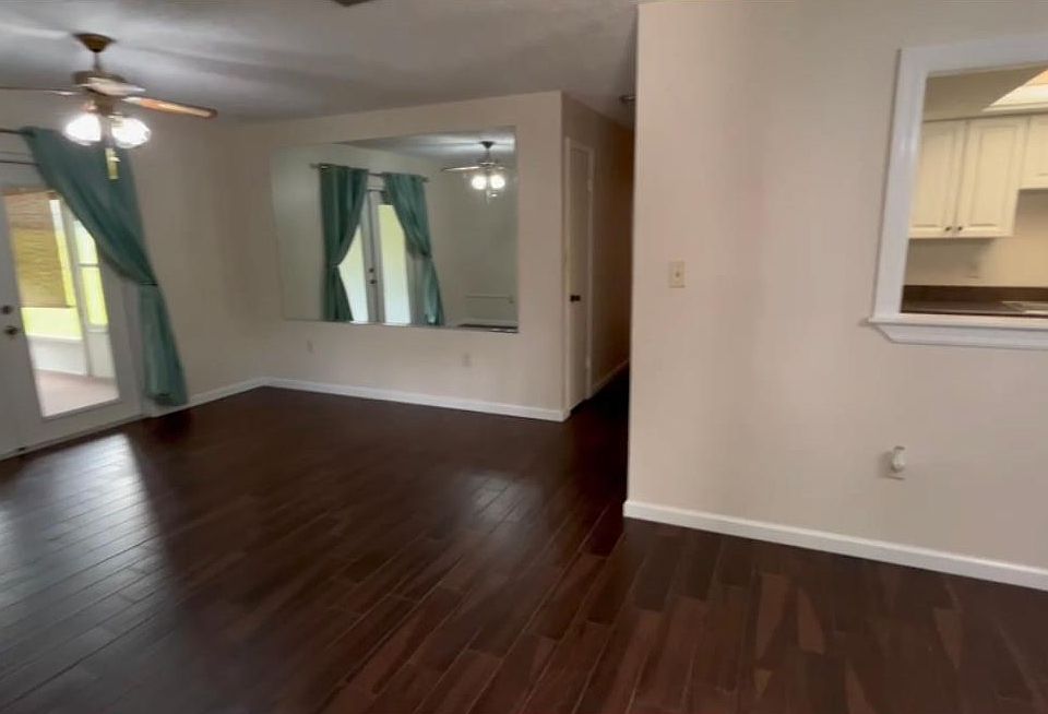 1st image of 2405 SE 16th Ave APT D