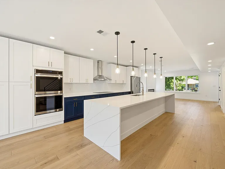 2452 S Marion St — Photo 12