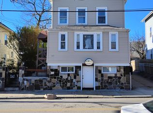 213 Pleasant St #4, Pawtucket, RI 02860