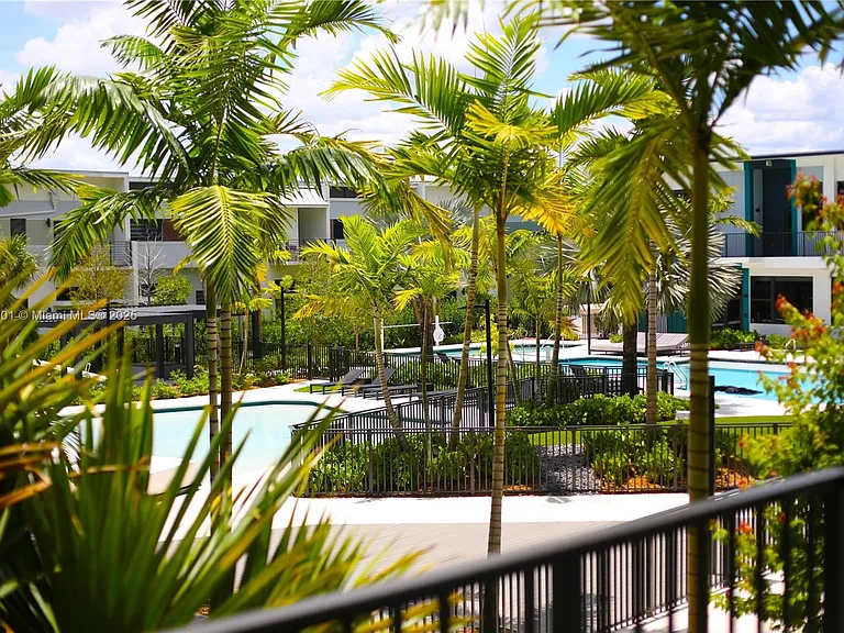 4400 Sunrise Blvd #T1 — Photo 27