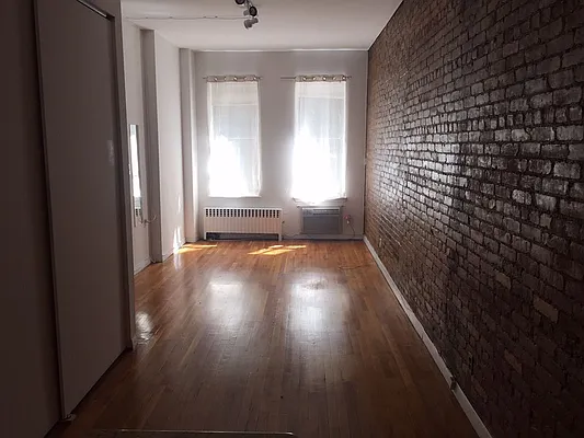 Rented by Sky Management | media 65