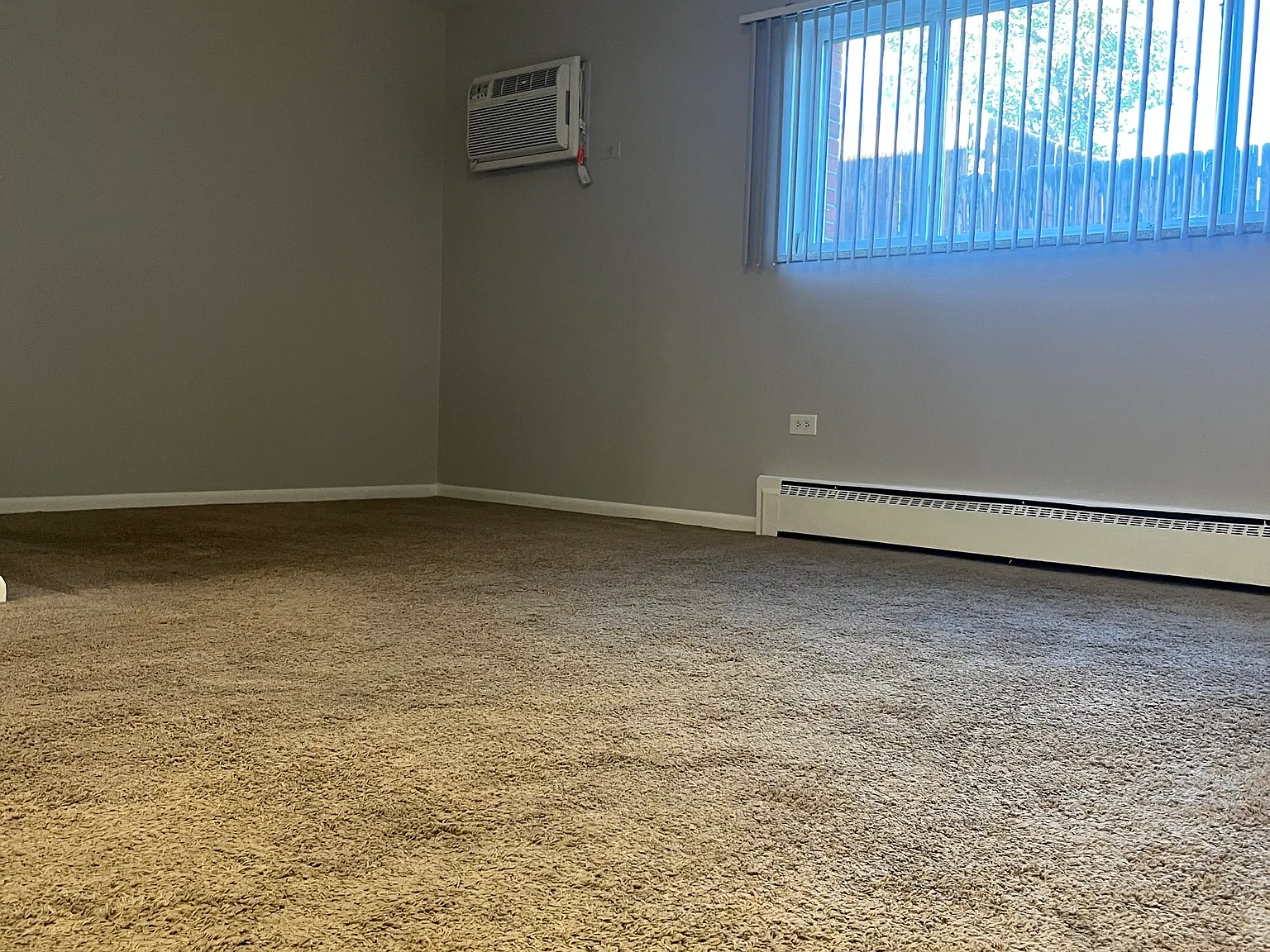Westminster Park Plaza Apartment Homes 2740 — Photo 4