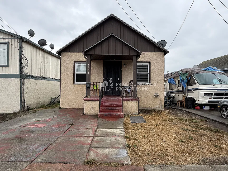 5228 Columbia Ave