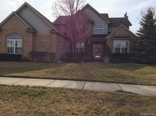 36636 Orchard Lake Dr, New Baltimore, MI