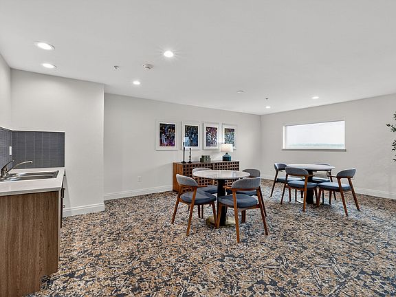 3rd image of 1001 E Marine View Dr APT D18