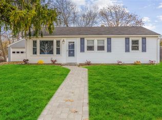 22 Greenway Dr, Bristol, RI 02809