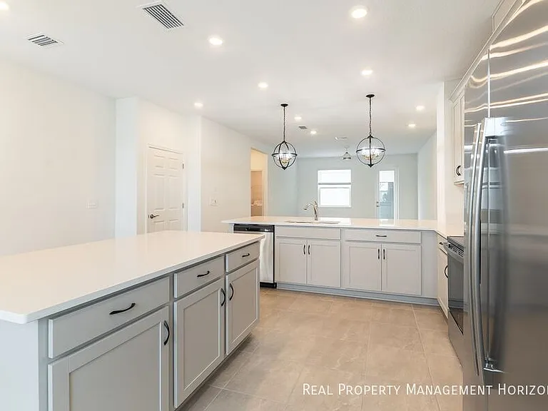 1929 Transom Ln — Photo 4