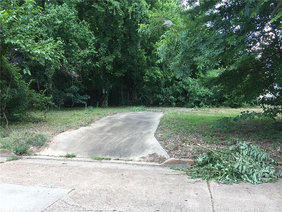 2nd image of 311 Augusta Ave