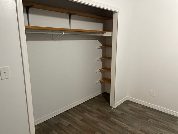 4th image of 211 1/2 S Elliott St #1