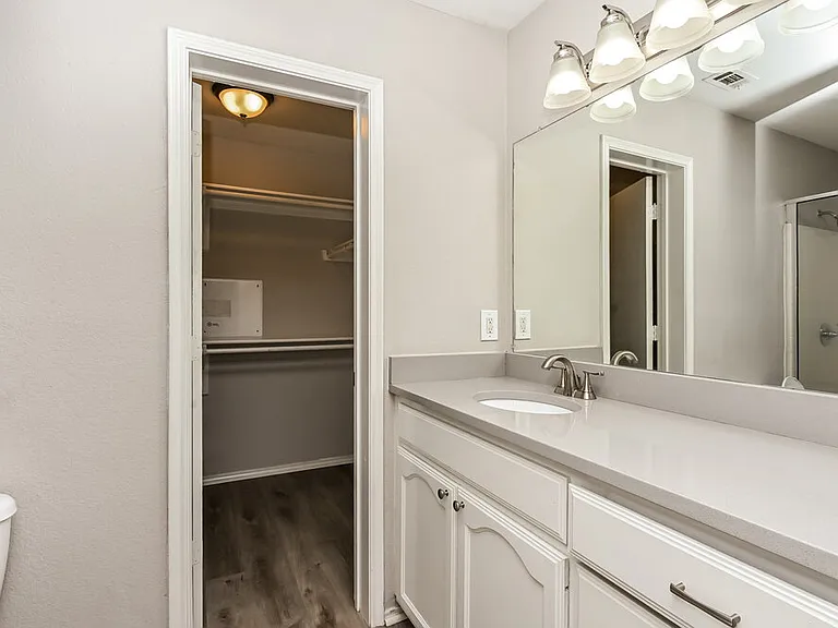 1108 Boxwood Dr — Photo 11
