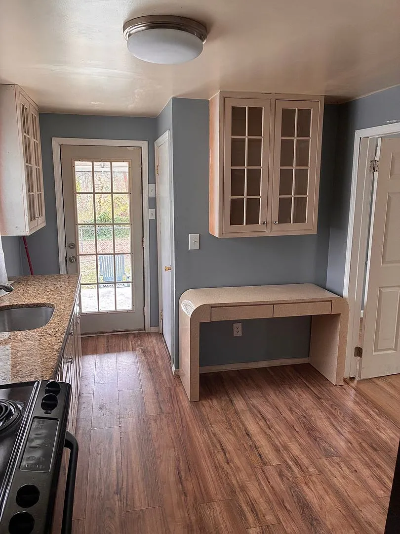 Charming 2BR House in Gibbstown — Photo 2