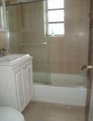 5th image of 10076 E Bay Harbor Dr #76B