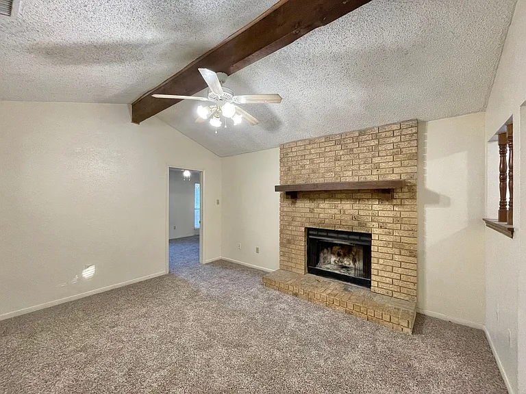 2402 Kirk Cir — Photo 2