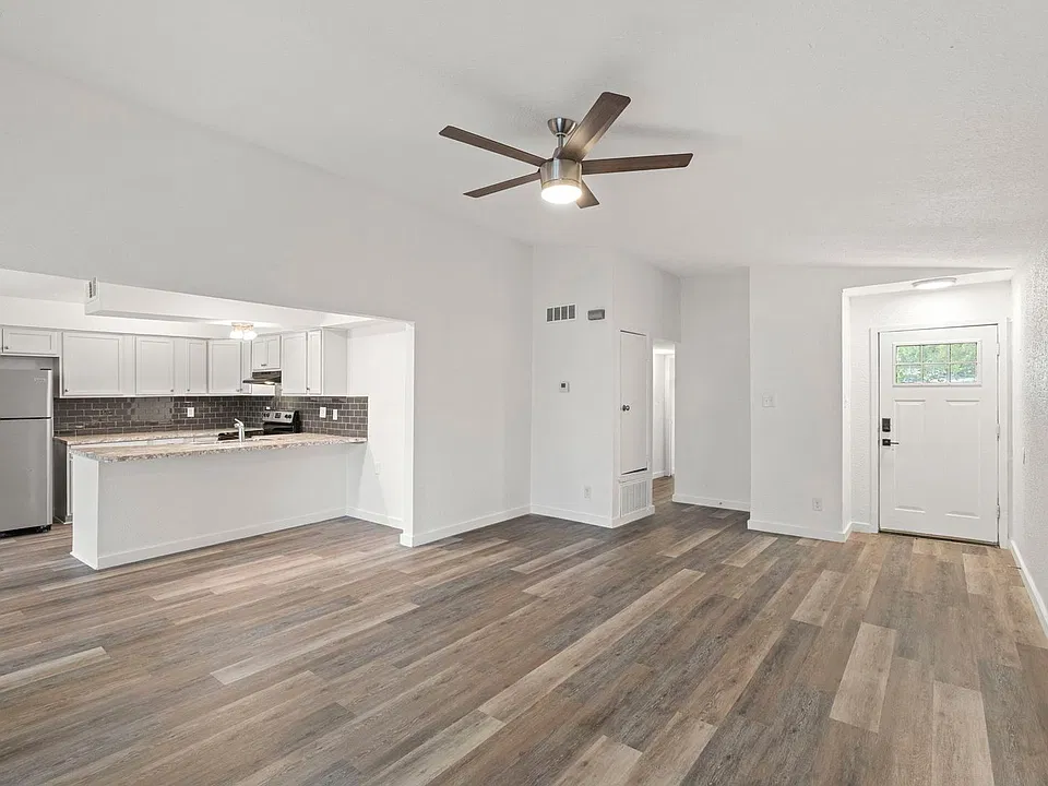 1922 Valley Hill Cir