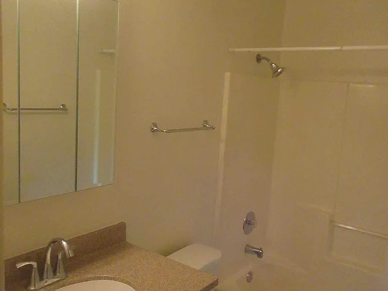 N111W15623 Vienna Ct #14 — Photo 9