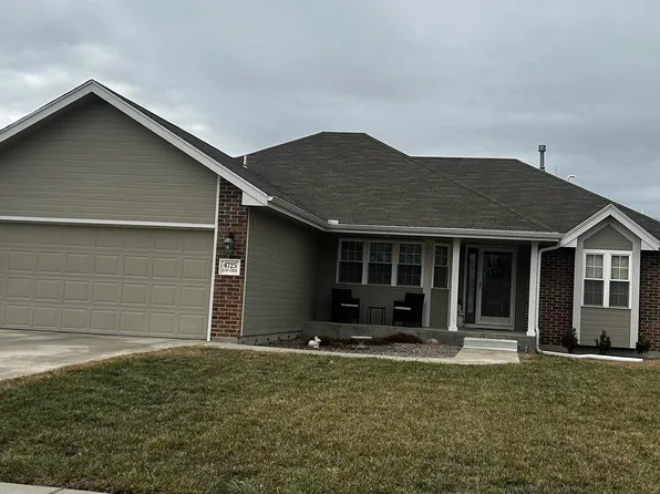 4725 SW Misty Harbor Dr, Topeka, KS 66610