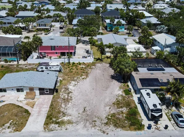173 Hibiscus Dr, Fort Myers Beach, FL 33931