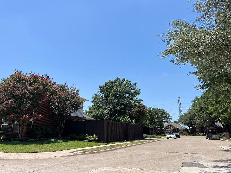 2nd image of 3912 Stockton Ln