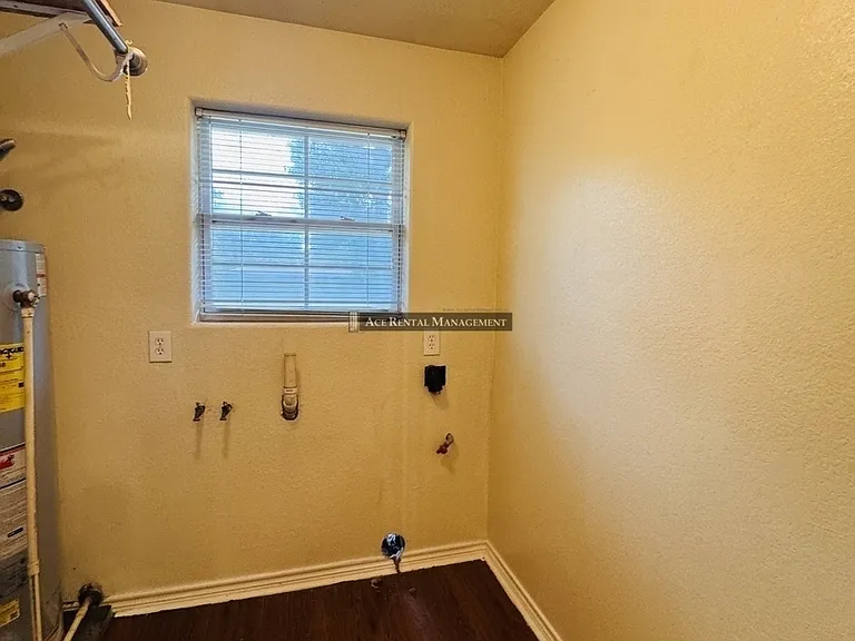 455 Holly St — Photo 6