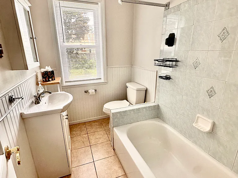 8730 Wissahickon Ave — Photo 14