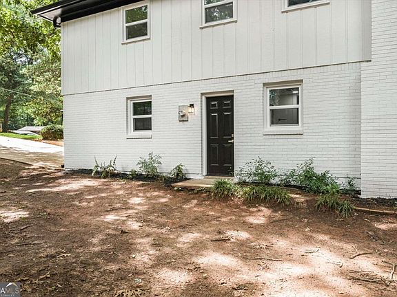 5th image of 3137 E Chapel Cir
