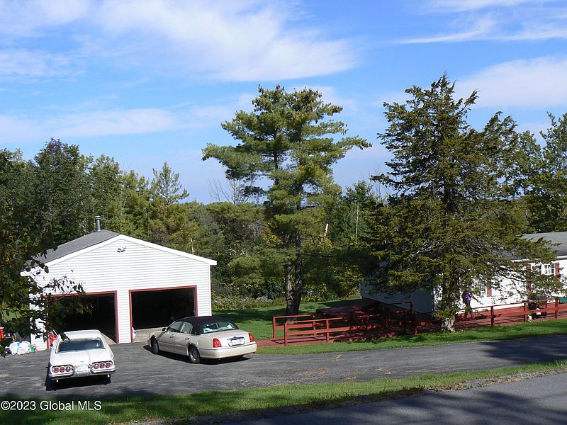 3rd image of 38 Street Road