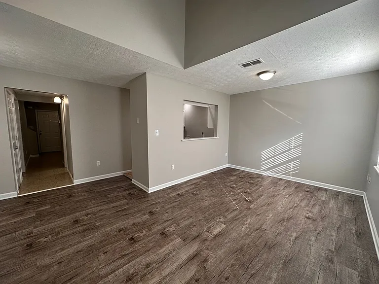Breckenridge Apartment Homes — Photo 57