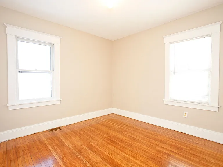 127 W Main St — Photo 9