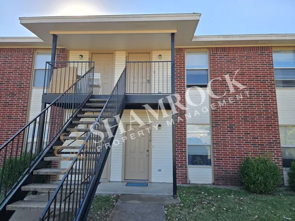 2223 Misty Dr, Woodway, TX 76712