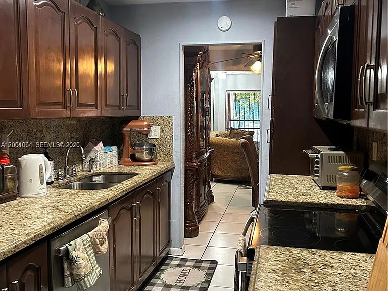 1653 NW 58th Ave #14 — Photo 7