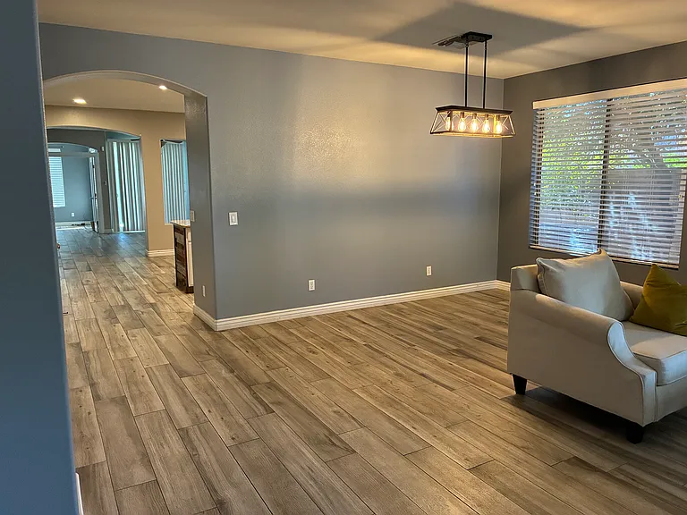 9237 W Irma Ln — Photo 4