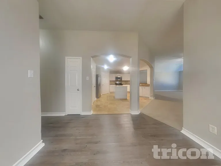 29418 Fox River Dr — Photo 6