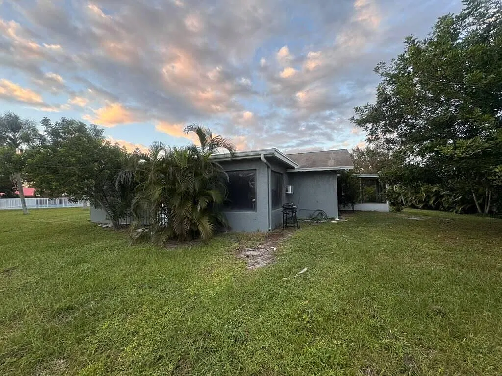 3 bed, 2.0 bath, 1716 sqft, $2,500 — Photo 4