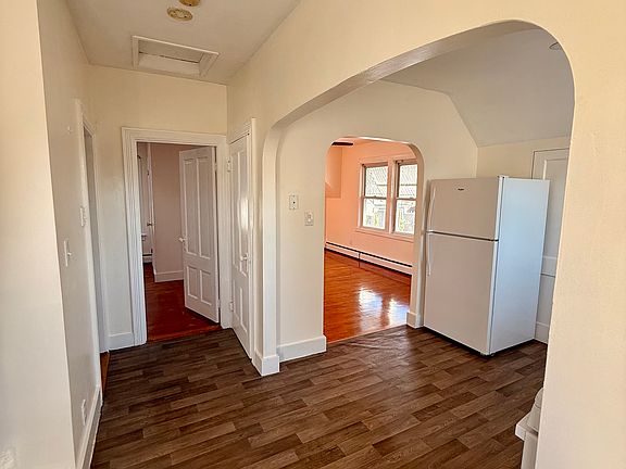 2nd image of 104 Suffolk Ave Floor 2