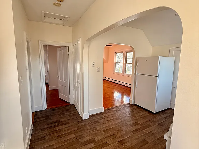 104 Suffolk Ave #2 — Photo 2