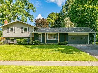 158 Countryshire Dr, Rochester, NY 14626