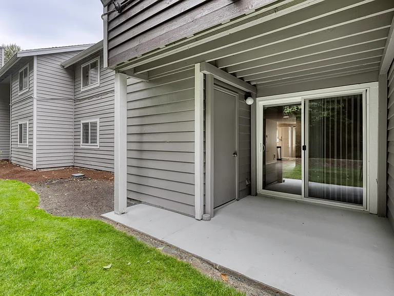 Westhampton Apartments — Photo 35