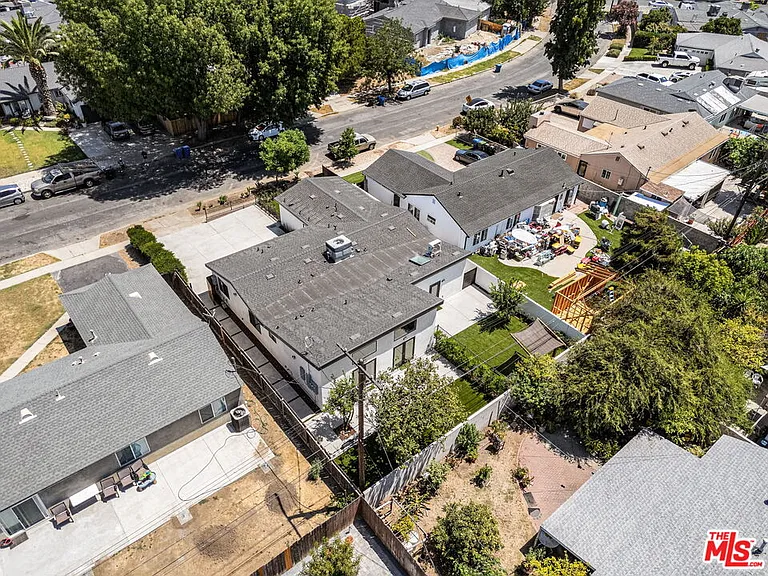 7935 Zelzah Ave — Photo 23