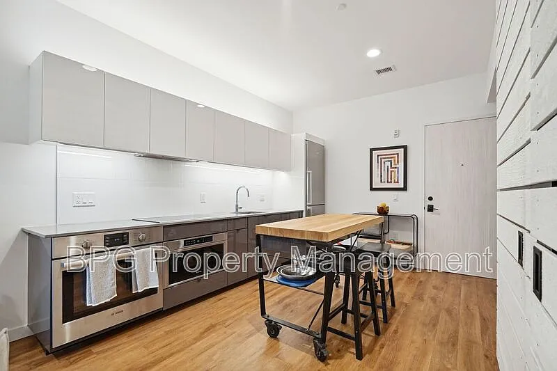 1 bed, 1.0 bath, 630 sqft, $1,995 — Photo 1