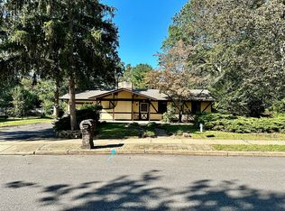 9 Buckingham Dr, Jackson, NJ
